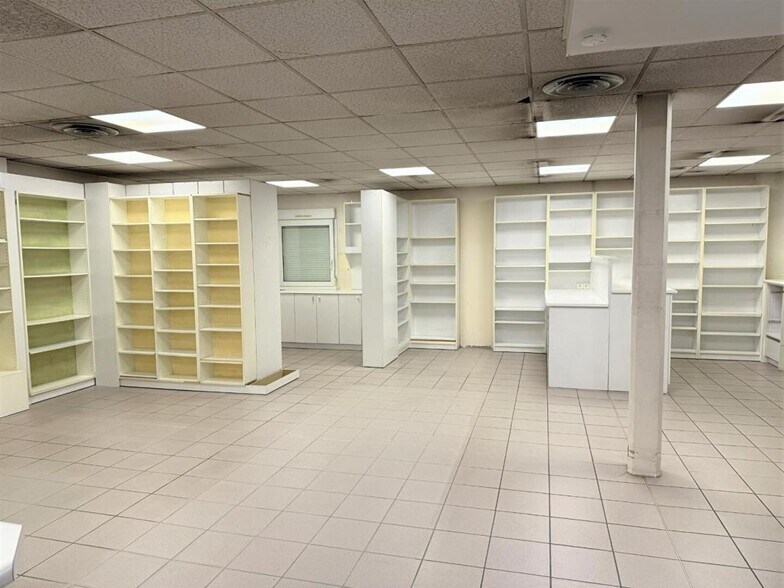 Local commercial dans Besançon à louer - Photo de l’immeuble – Image 3 sur 7