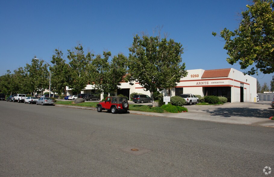 9260 Isaac St, Santee, CA à louer - Photo principale – Image 1 sur 5