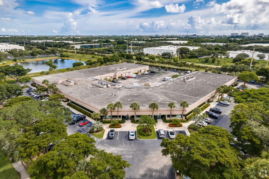 751 Park of Commerce Dr, Boca Raton, FL à louer - Photo de l’immeuble – Image 3 sur 5