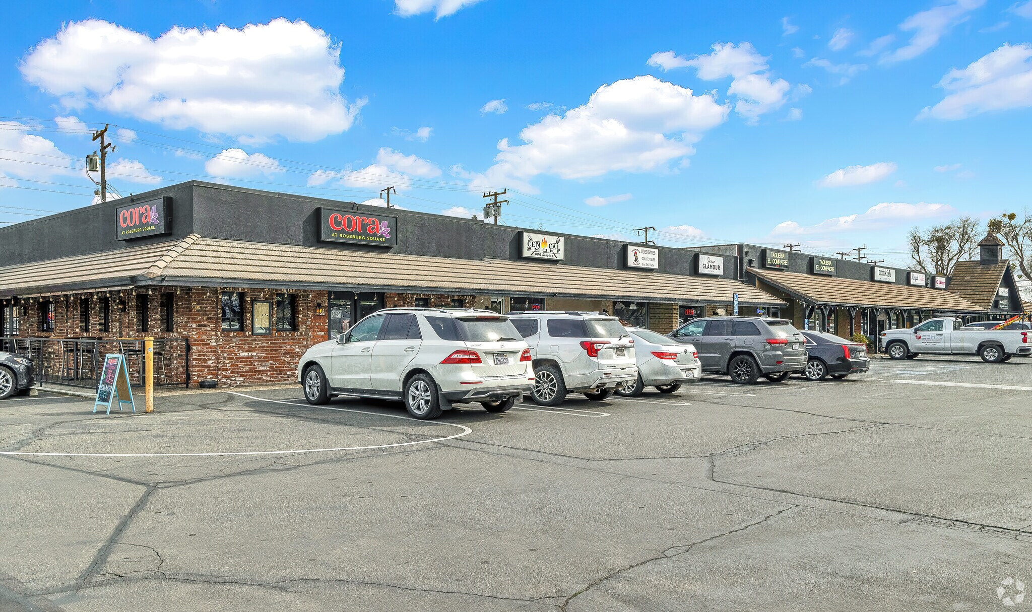 839-921 W Roseburg Ave, Modesto, CA à louer Photo principale– Image 1 sur 32