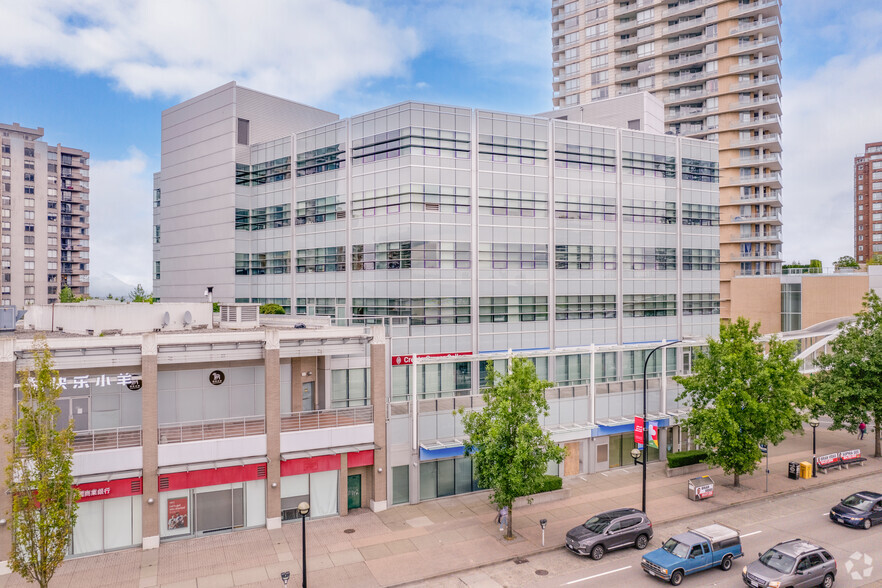 4789 Kingsway, Burnaby, BC à louer - Photo de l’immeuble – Image 3 sur 5