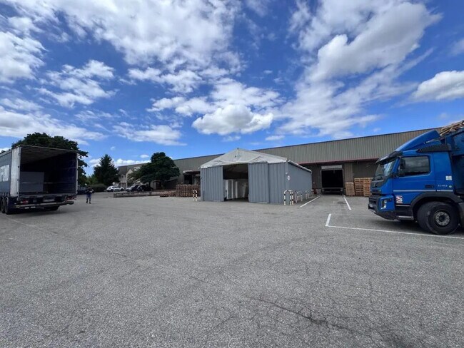 Plus de détails pour Bureau, Local d'activités à louer