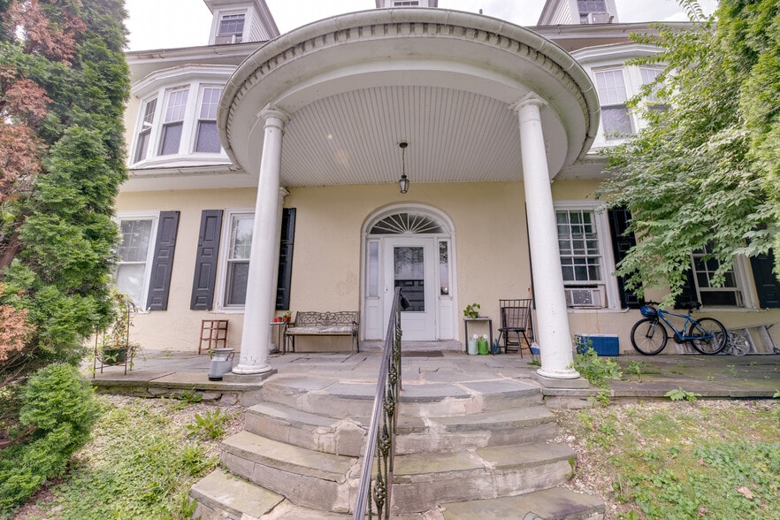 8 Paul Nelms Dr, Downingtown, PA à vendre - Photo de l’immeuble – Image 2 sur 57