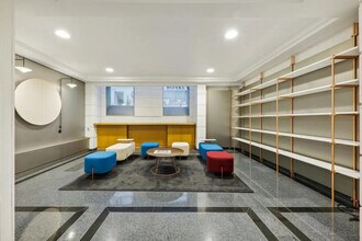 24 Rue Cambacérès, Paris à louer Photo de l’immeuble– Image 2 sur 17