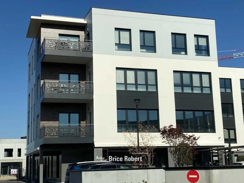 54 Rue Marcel Dassault, Genas à louer - Photo de l’immeuble – Image 3 sur 15