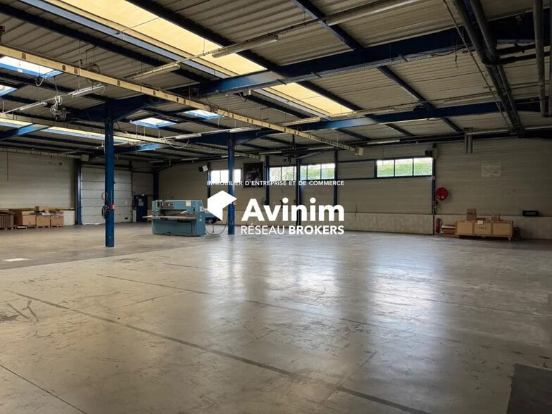 Industriel/Logistique dans Saint-Clément-les-Places à vendre - Photo intérieure – Image 3 sur 23
