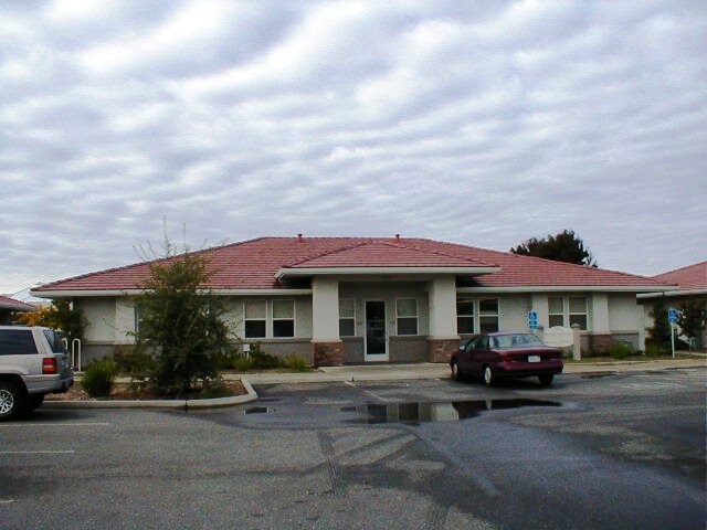 2056 Talbert Dr, Chico, CA à louer - Photo de l’immeuble – Image 2 sur 3