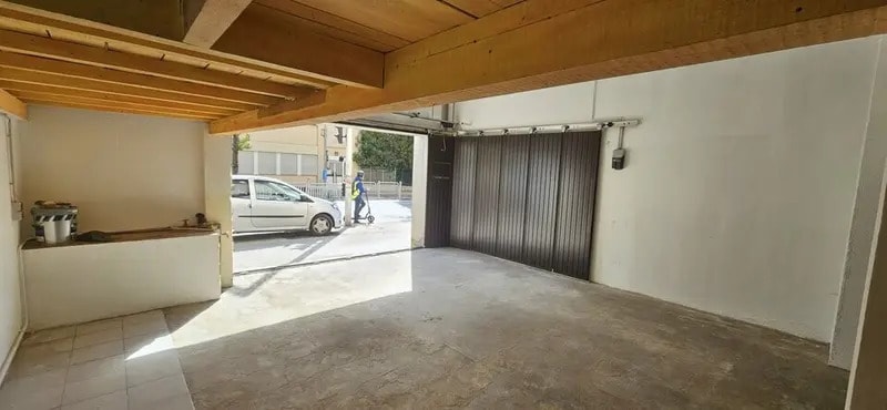 Industriel/Logistique dans Nice à louer - Photo de l’immeuble – Image 2 sur 3