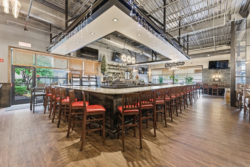 827 Williams St, Longmeadow, MA à louer - Photo de l’immeuble – Image 3 sur 14