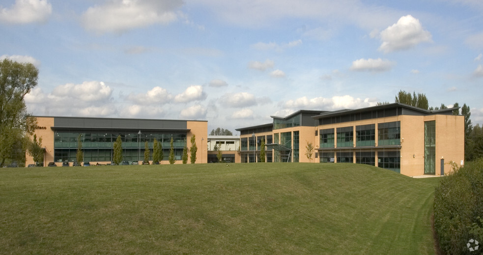 Davy Ave, Milton Keynes à louer - Photo de l’immeuble – Image 2 sur 12