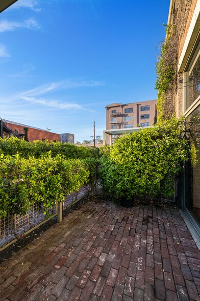 1850 E Industrial St, Los Angeles, CA à louer - Photo de l’immeuble – Image 3 sur 17