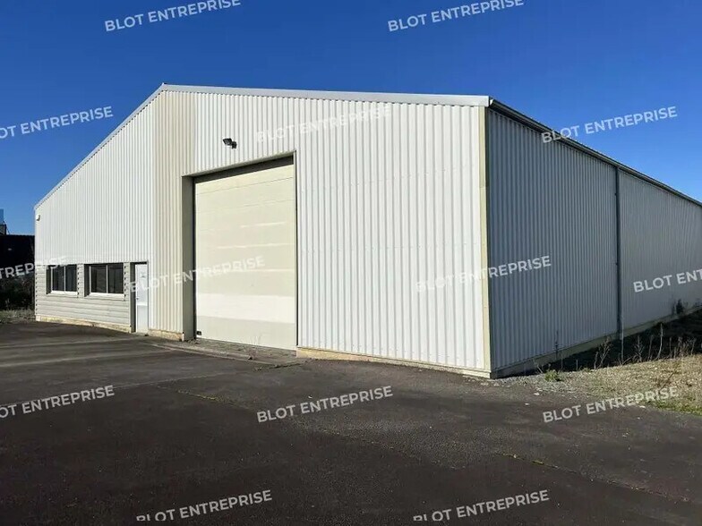 Bureau dans Guichen à louer - Photo de l’immeuble – Image 1 sur 9