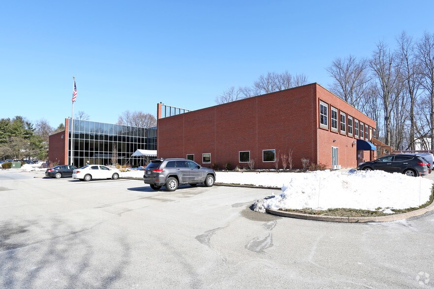 467 Pennsylvania Ave, Fort Washington, PA à louer - Photo principale – Image 2 sur 5