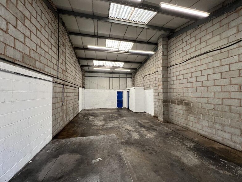 Carver Rd, Stafford à louer - Photo de l’immeuble – Image 3 sur 9