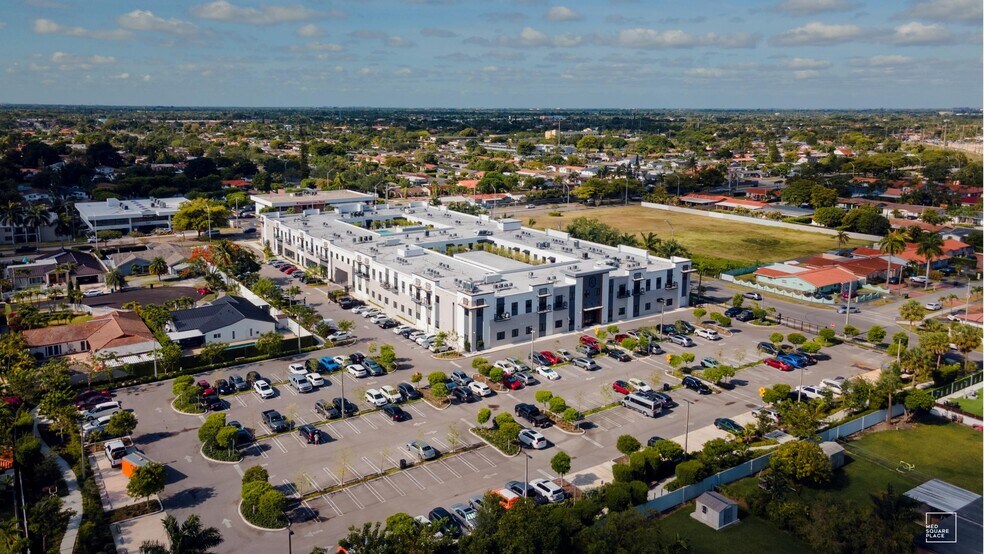 9101 SW 24th St, Miami, FL à louer - Photo de l’immeuble – Image 3 sur 21