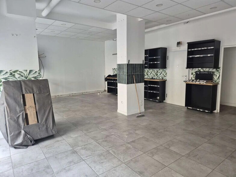 Local commercial dans Versailles à louer - Photo intérieure – Image 2 sur 5