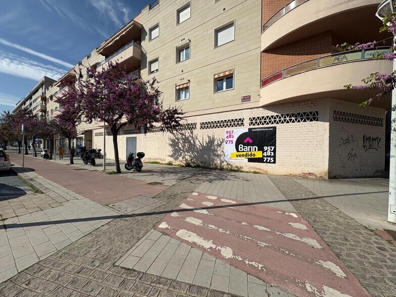 Local commercial dans Córdoba, Córdoba à louer - Photo de l’immeuble – Image 2 sur 10