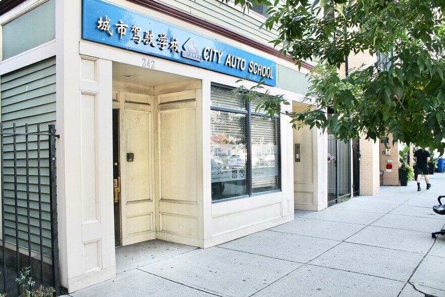 242-244 West Broadway, Boston, MA à louer - Photo de l’immeuble – Image 2 sur 3