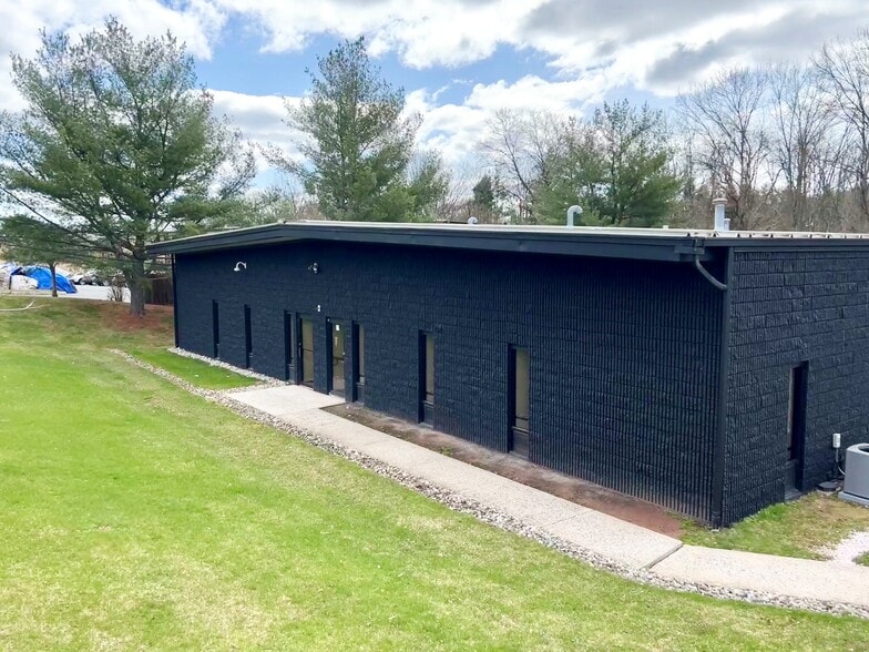 59 Chambers Brook Rd, Branchburg, NJ à vendre - Photo principale – Image 1 sur 4