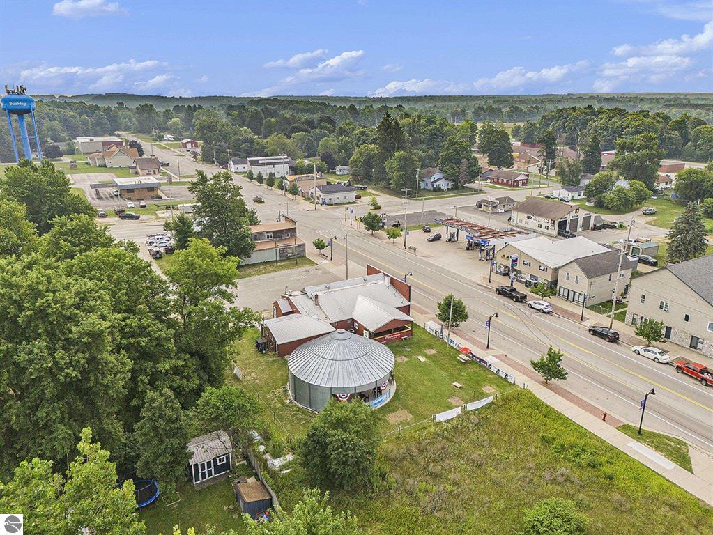 116 W Wexford Ave, Buckley, MI à vendre Photo principale– Image 1 sur 29