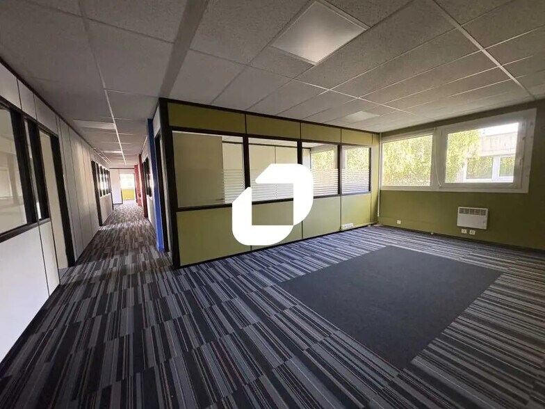 Bureau dans Bièvres à louer - Photo intérieure – Image 3 sur 14