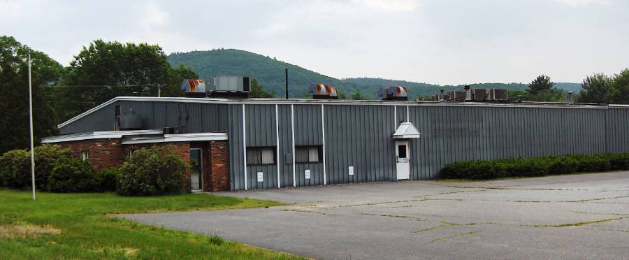 9 Spencer Dr, Rockingham, VT à louer - Photo principale – Image 1 sur 4