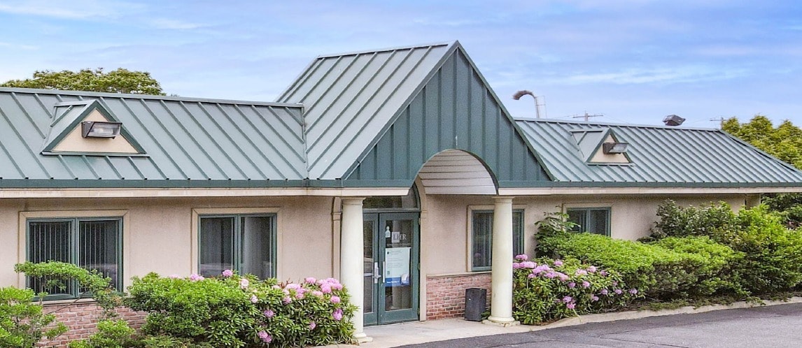 55 Veterans Memorial Hwy, Commack, NY à louer Photo de l’immeuble– Image 1 sur 2