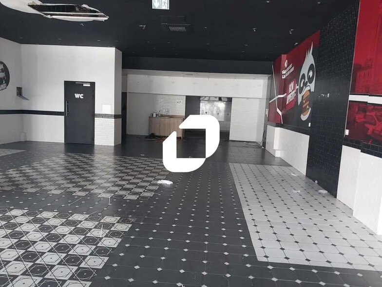 Local commercial dans Nîmes à louer - Photo intérieure – Image 2 sur 5