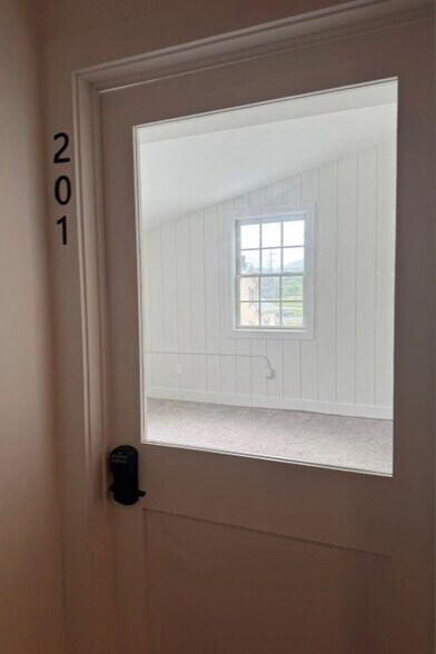 3 River Ln, Sperryville, VA à louer - Photo de l’immeuble – Image 2 sur 4