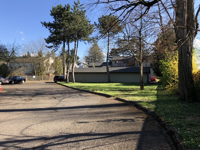 13410 SE Powell Blvd, Portland, OR à vendre - Photo de l’immeuble – Image 3 sur 40