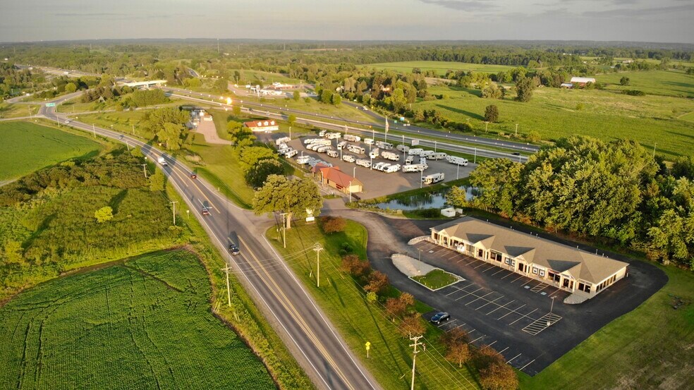 12855 Old US Hwy 12, Chelsea, MI à louer - Photo de l’immeuble – Image 1 sur 12