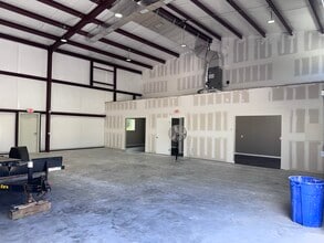 2323 N State St, Bunnell, FL à louer Photo intérieure– Image 2 sur 15
