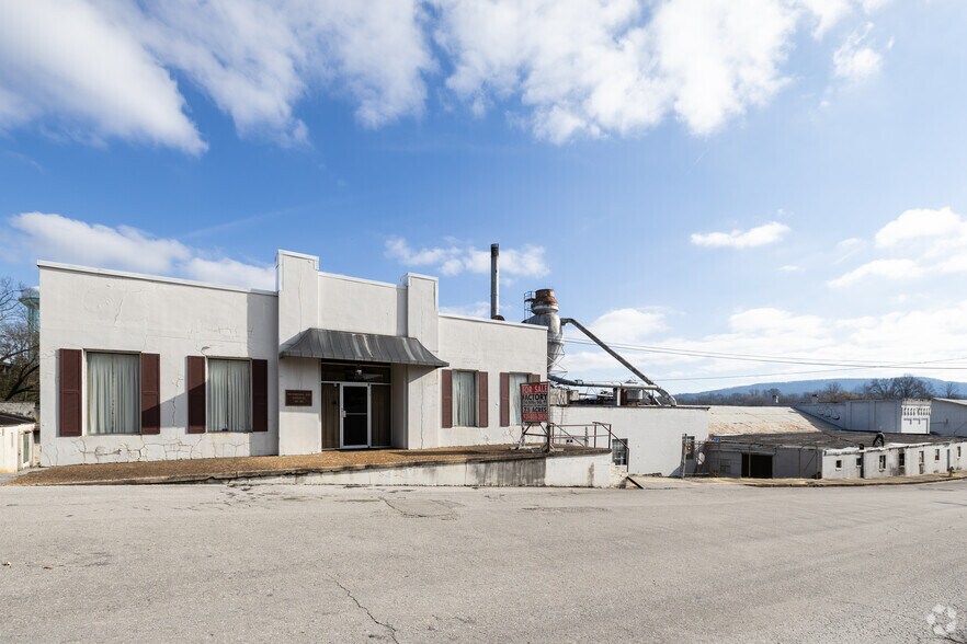 301 Depot St, McMinnville, TN à vendre - Photo principale – Image 1 sur 13