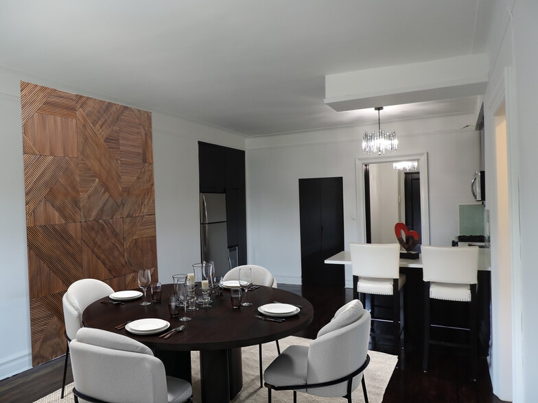 16015 Powells Cove Blvd, Beechhurst, NY à vendre - Photo intérieure – Image 2 sur 10