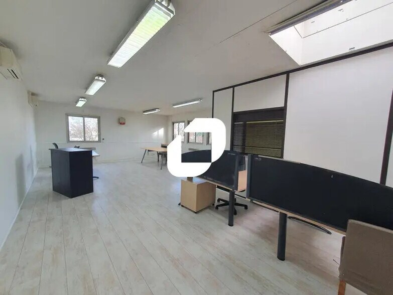 Bureau dans Neuilly-sur-Marne à louer - Photo intérieure – Image 2 sur 6