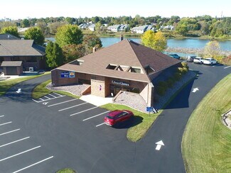 Plus de détails pour 21 E Waldo Blvd, Manitowoc, WI - Bureau à louer