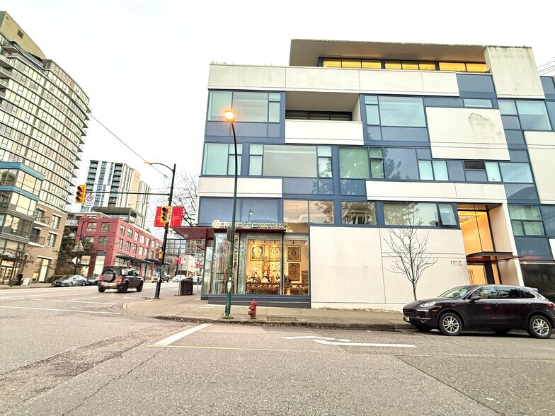 2203 Granville St, Vancouver, BC à louer - Photo de l’immeuble – Image 3 sur 5