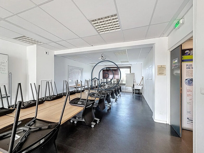 Bureau dans Lille à vendre - Photo de l’immeuble – Image 3 sur 14