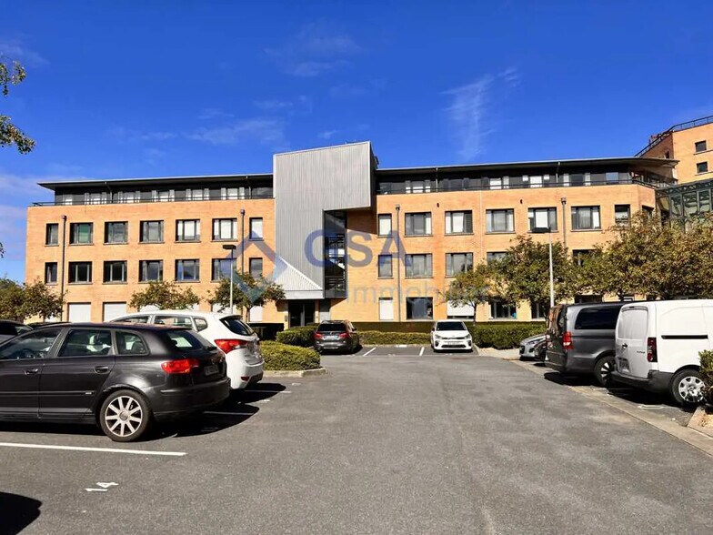 Bureau dans Évry-Courcouronnes à louer - Photo de l’immeuble – Image 1 sur 8