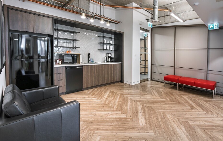 140 4 Av SW, Calgary, AB à louer - Photo de l’immeuble – Image 3 sur 5