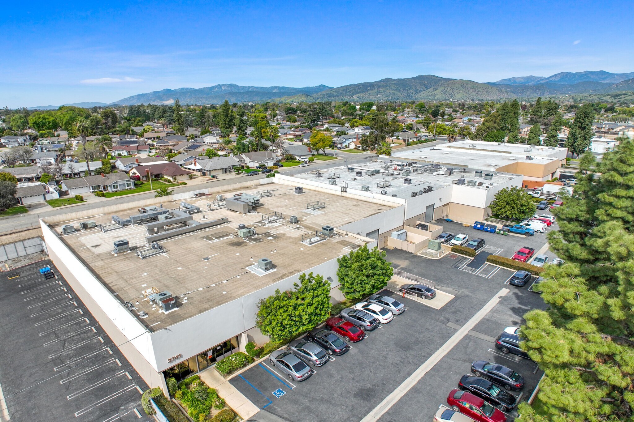 2741 Thompson Creek Rd, Pomona, CA à vendre Photo principale– Image 1 sur 9