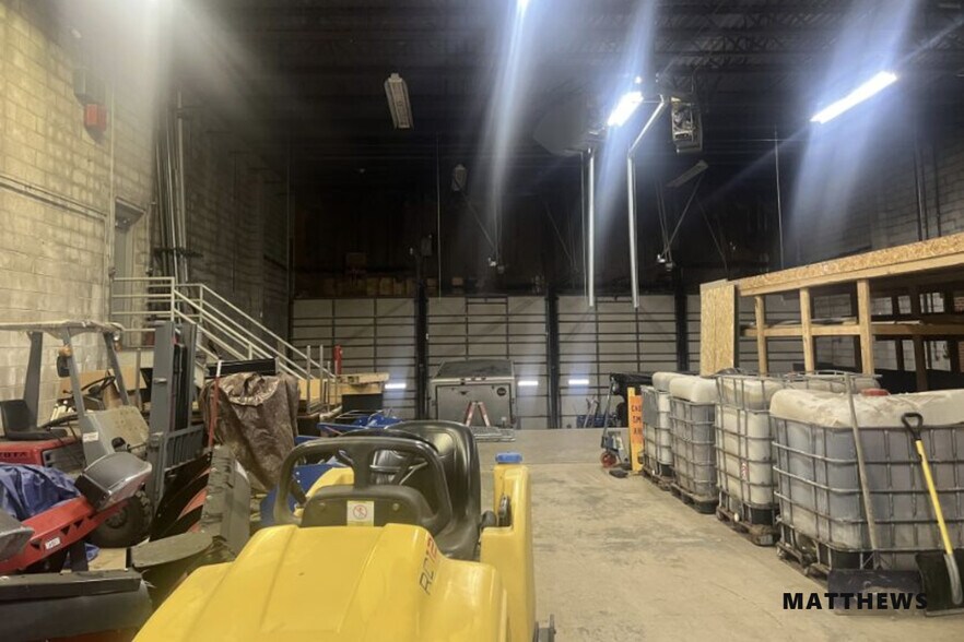 3241 Winpark Dr, New Hope, MN à louer - Photo de l’immeuble – Image 2 sur 5