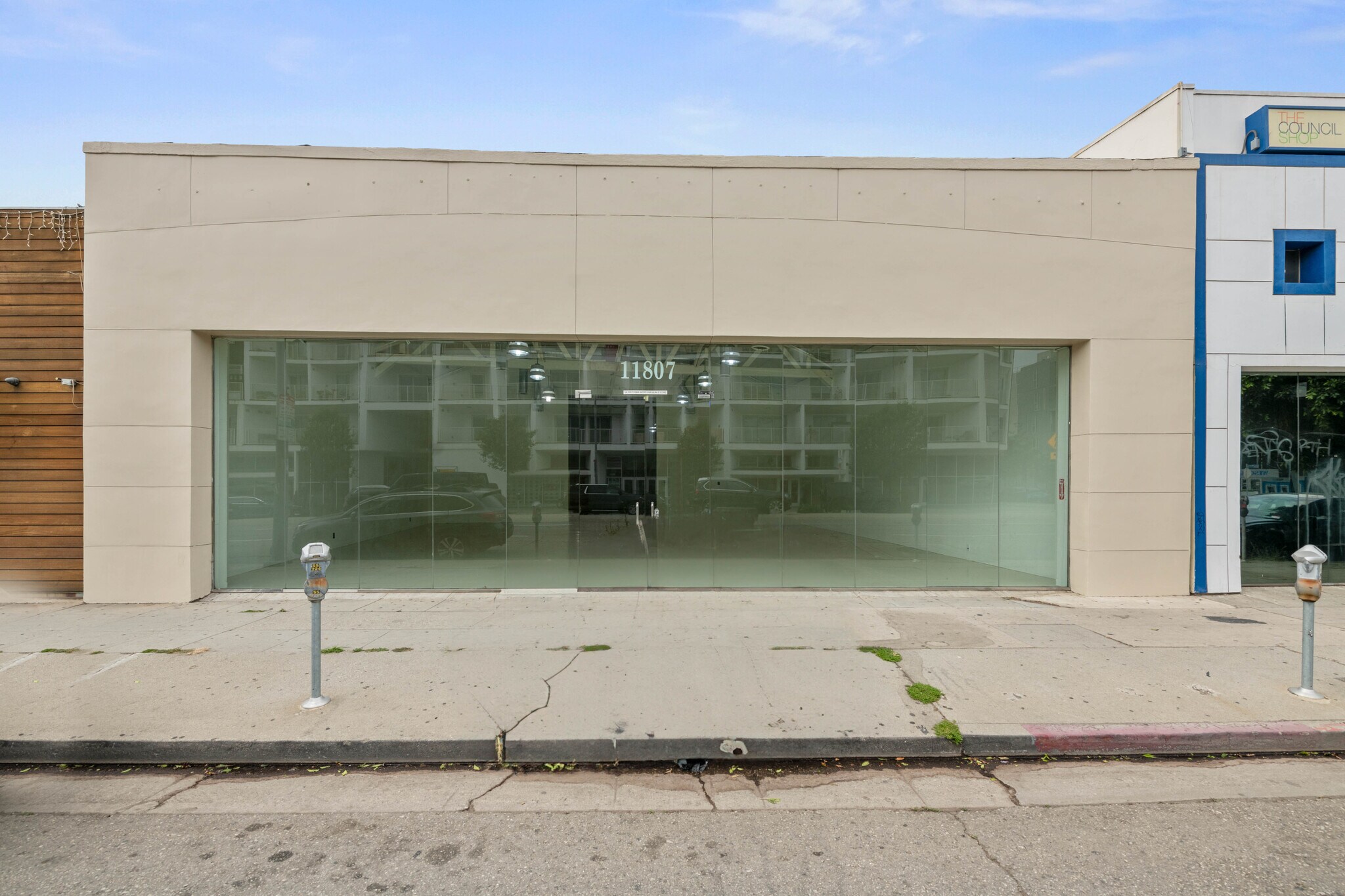 11807 Santa Monica Blvd, Los Angeles, CA à louer Photo de l’immeuble– Image 1 sur 30