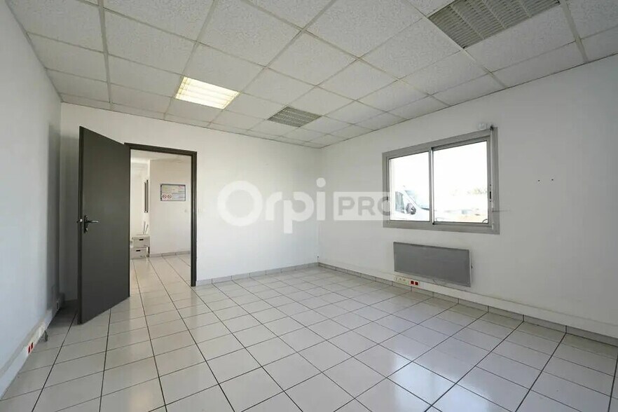 17 Rue De L'Aigue, Saint-Pierre-de-Chandieu à louer - Photo de l’immeuble – Image 2 sur 7