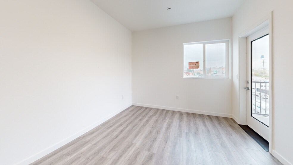 300 W 60th St, Los Angeles, CA à vendre - Numérisation 3D Matterport – Image 3 sur 24