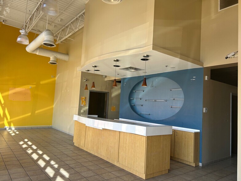 1134-1150 N Germantown Pky, Cordova, TN à louer - Photo de l’immeuble – Image 3 sur 19