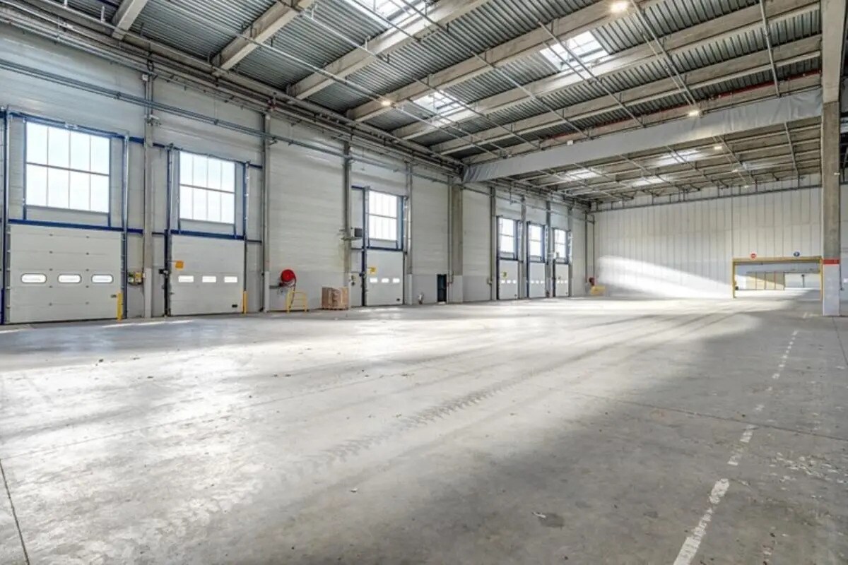 Industriel/Logistique dans Allonne à louer Photo intérieure– Image 1 sur 3