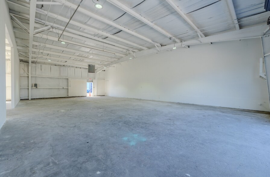 12555 N 44th St, Clearwater, FL à louer - Photo de l’immeuble – Image 3 sur 4