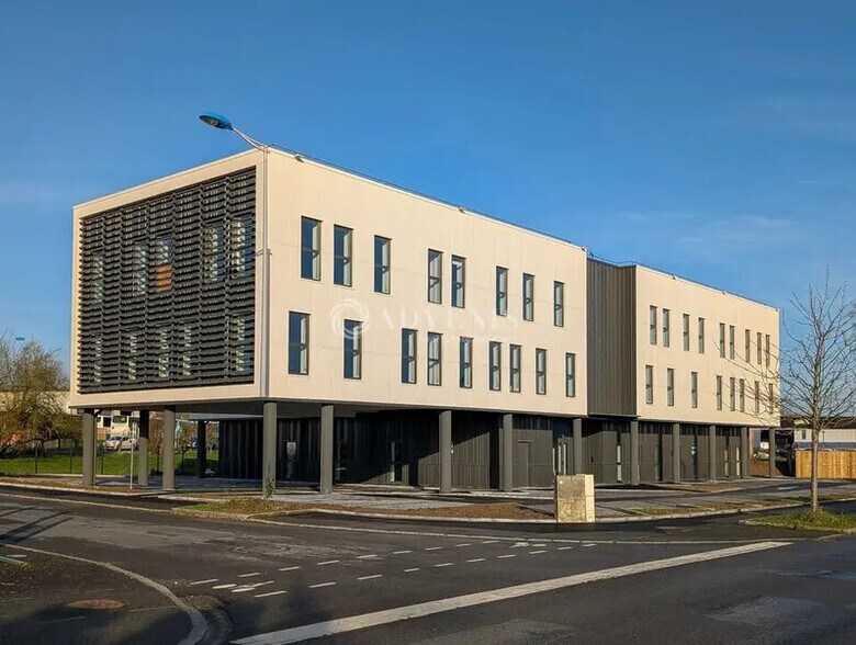 Bureau dans Quévert à vendre - Photo de l’immeuble – Image 3 sur 11
