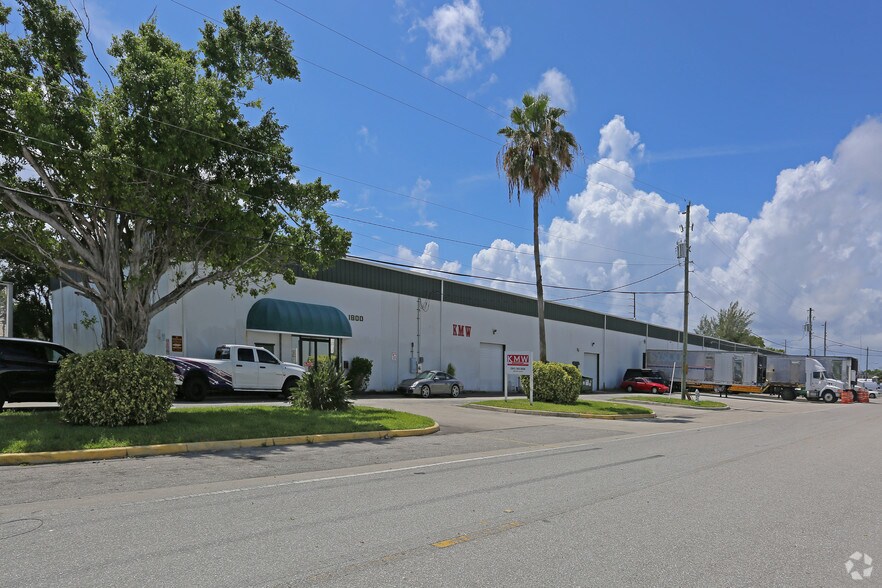 1700-1800 NW 1st Ave, Boca Raton, FL à louer - Photo de l’immeuble – Image 3 sur 21